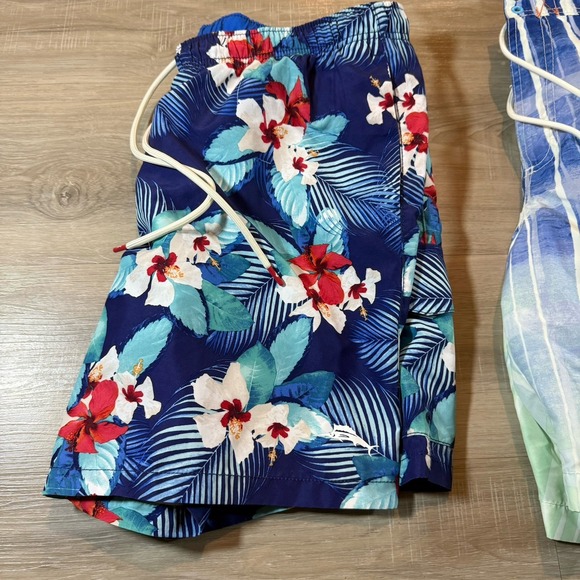 Tommy Bahama Bundle Swim Trunks All Over Print Size Large‎ Blue/White Lined - Picture 3 of 11